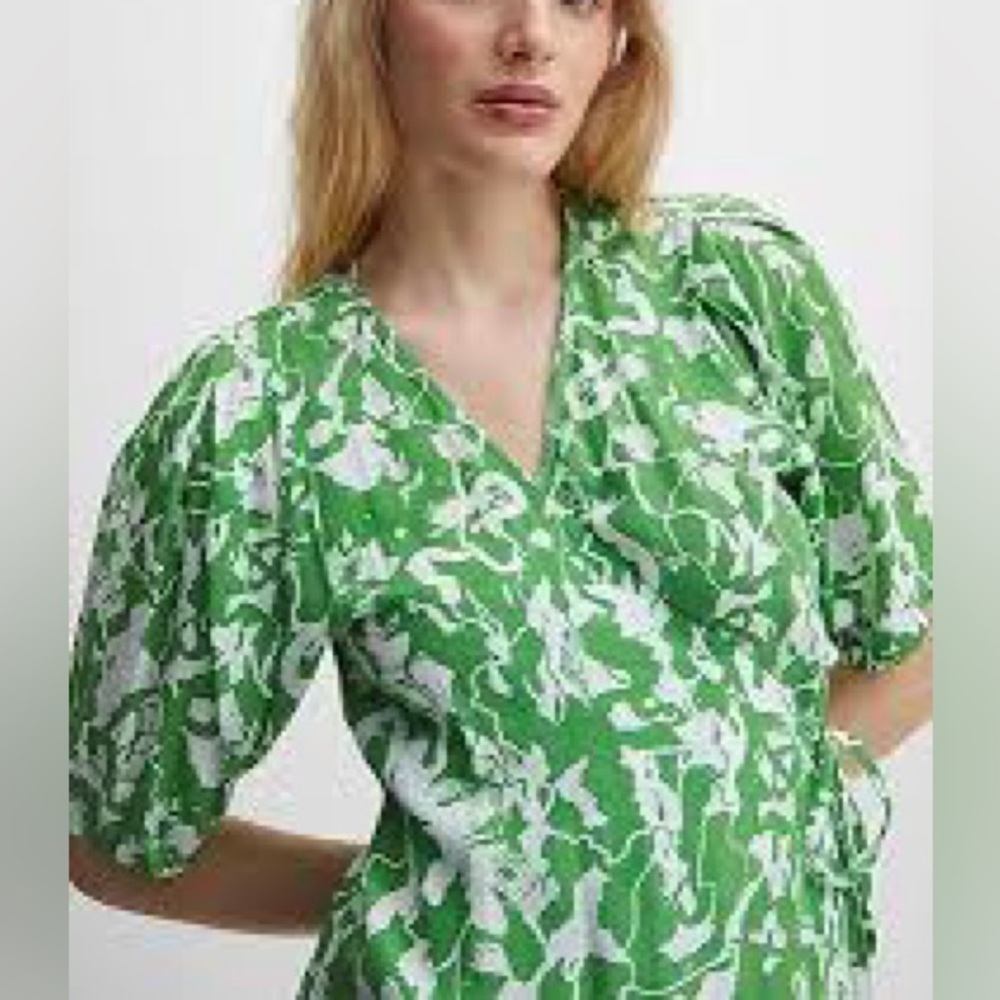ICHI Green And White Floral Print Wrap Blouse. The Model Din Regine. NWT